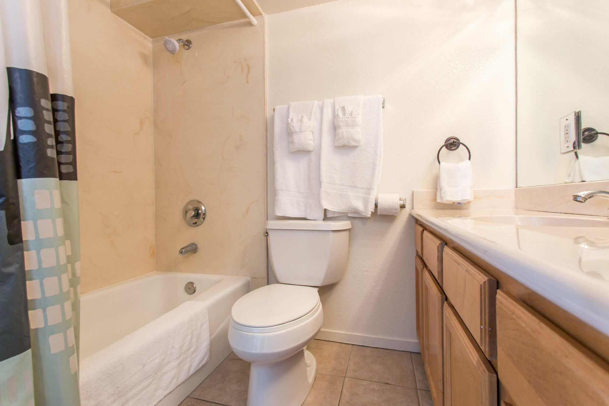 Bi Level 1br In Little Italy By Sonder Apartment